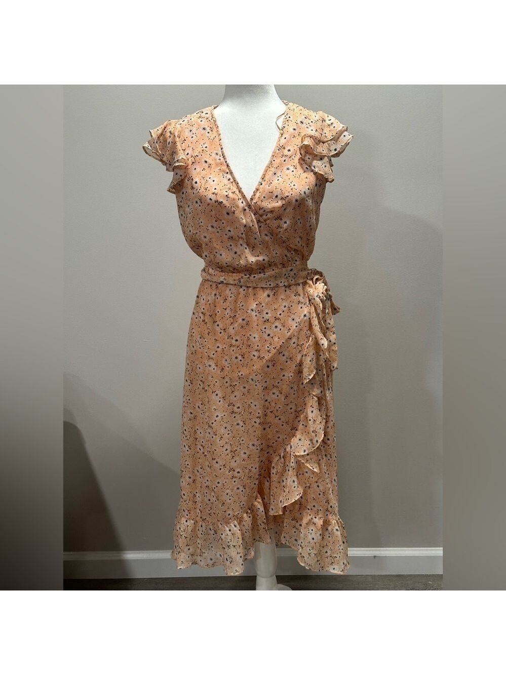 Lc Lauren Conrad Womenโs Peach Floral Short Sleeve Dress Size XS